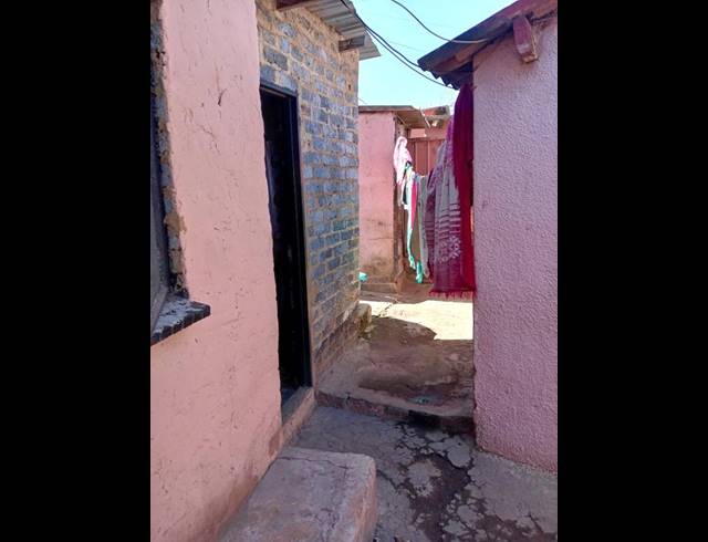 1 BEDROOM HOUSE FOR SALE IN DIEPKLOOF